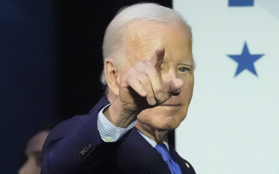 En una serie de discursos este mes, el presidente Joe Biden ha señalado que tanto la democracia como el derecho al aborto estarán entre las piedras angulares de su campaña. | Alex Brandon/AP